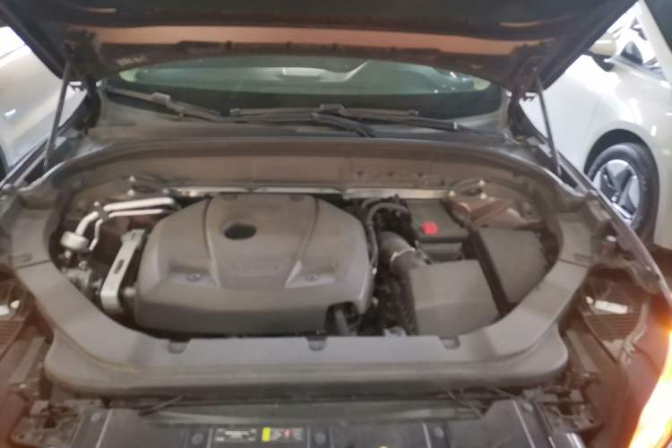 Used Volvo XC60 2018 T4 Zhiyi Edition Engine Bay