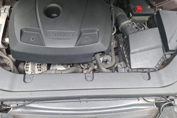 Used Volvo XC60 2018 T5 4x4 Zhiya Luxury Edition Engine Bay