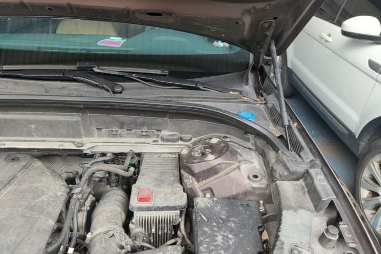 Used Volvo XC60 2018 T4 Zhiyi Edition Engine Bay Left