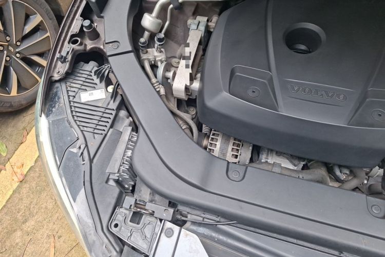 Used Volvo XC60 2018 T5 4x4 Zhiya Luxury Edition Engine Bay Right