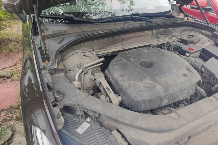 Used Volvo XC60 2018 T5 4x4 Zhiyi Edition Engine Bay Right