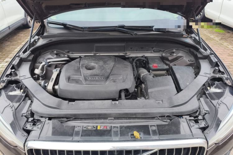 Used Volvo XC60 2018 T5 4x4 Zhiyi Edition Engine Bay