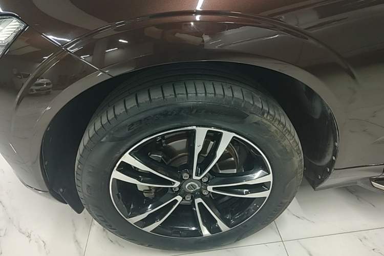 Used Volvo XC60 2018 T5 4x4 Smart Edition Exterior 4