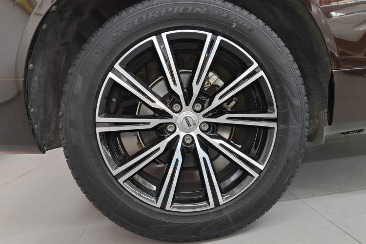 Used Volvo XC60 2018 T5 4x4 Zhiya Luxury Edition Exterior 5