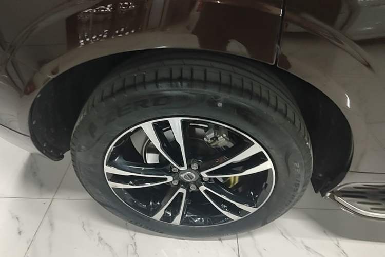 Used Volvo XC60 2018 T5 4x4 Smart Edition Exterior 5