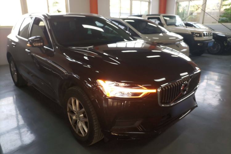 Used Volvo XC60 2018 T4 Zhiyi Edition Front Right 45 Deg