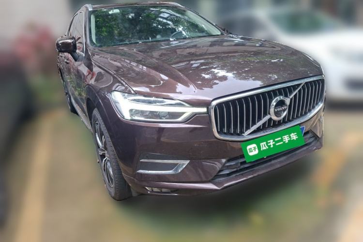 Used Volvo XC60 2018 T5 4x4 Zhiya Luxury Edition Front Right 45 Deg