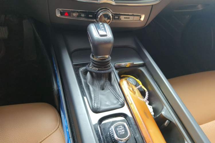 Used Volvo XC60 2018 T4 Zhiyi Edition Gear Lever
