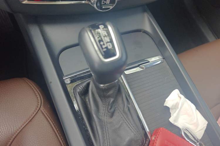 Used Volvo XC60 2018 T5 4x4 Zhiyi Edition Gear Lever