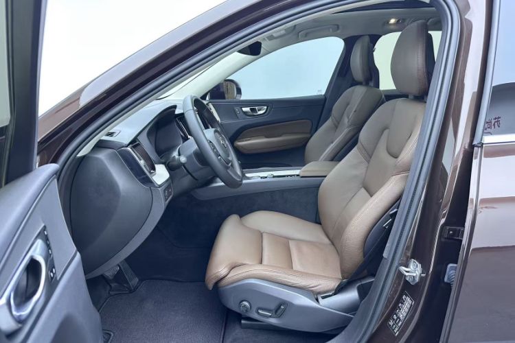 Used Volvo XC60 2018 T5 4x4 Zhiya Luxury Edition Interior 1