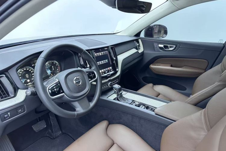 Used Volvo XC60 2018 T5 4x4 Zhiya Luxury Edition Interior 10