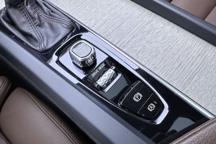 Used Volvo XC60 2018 T5 4x4 Zhiya Luxury Edition Interior 5