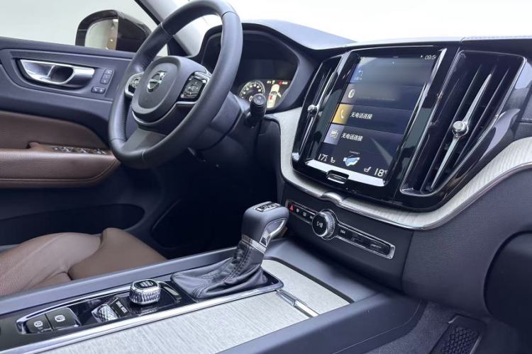 Used Volvo XC60 2018 T5 4x4 Zhiya Luxury Edition Interior 7