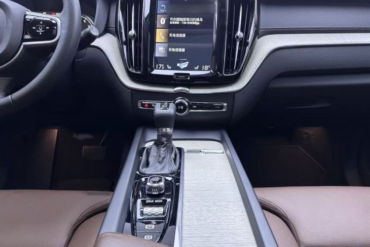 Used Volvo XC60 2018 T5 4x4 Zhiya Luxury Edition Interior 8