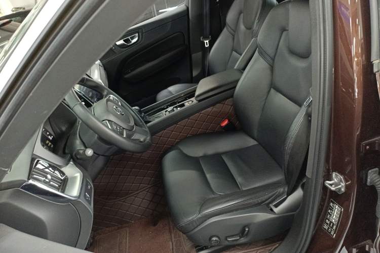 Used Volvo XC60 2018 T5 4x4 Zhiyi Edition Left Front Seat