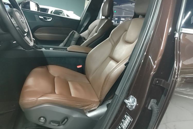 Used Volvo XC60 2018 T5 4x4 Smart Edition Left Front Seat