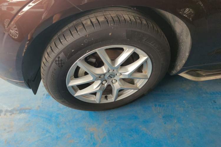 Used Volvo XC60 2018 T4 Zhiyi Edition Left Front Wheel Hub