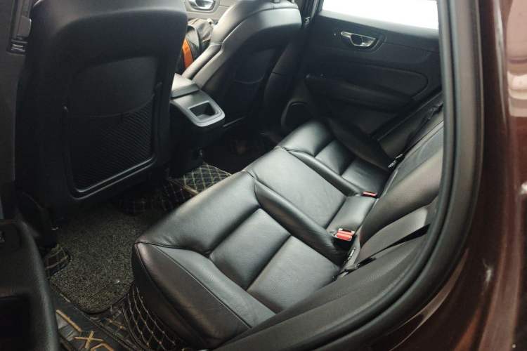 Used Volvo XC60 2018 T5 4x4 Zhiyi Edition Left Rear Seat