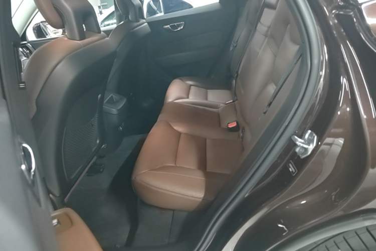 Used Volvo XC60 2018 T5 4x4 Smart Edition Left Rear Seat