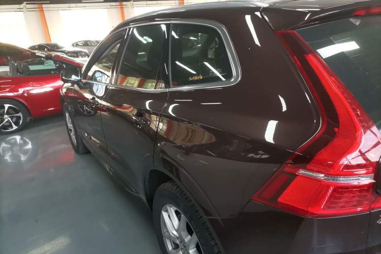 Used Volvo XC60 2018 T4 Zhiyi Edition Left Side