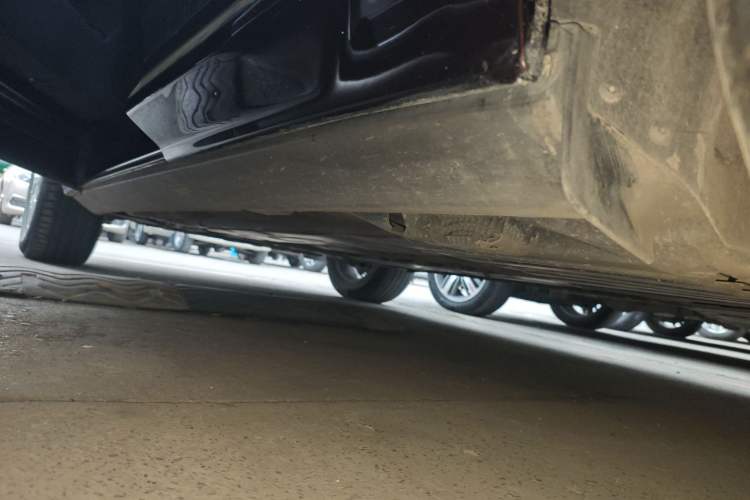 Used Volvo XC60 2018 T5 4x4 Zhiyi Edition Left Side Sill