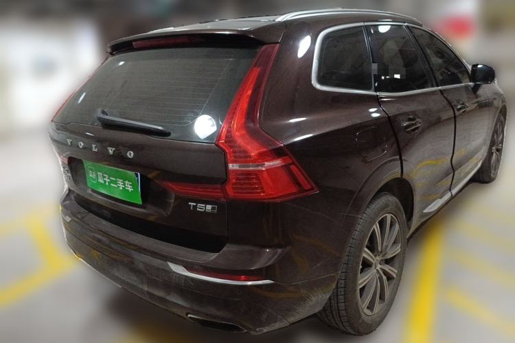 Used Volvo XC60 2018 T5 4x4 Zhiya Luxury Edition Rear Right 45 Deg