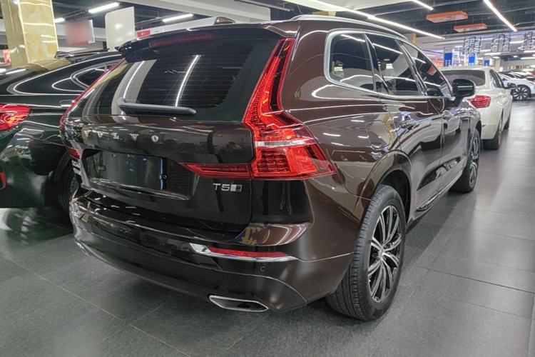 Used Volvo XC60 2018 T5 4x4 Zhiya Luxury Edition Rear Right 45 Deg