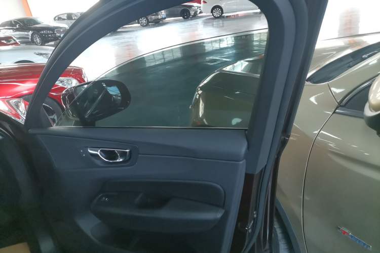 Used Volvo XC60 2018 T4 Zhiyi Edition Right Front Door Interior