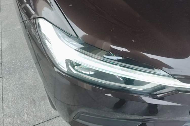 Used Volvo XC60 2018 T5 4x4 Smart Edition Right Front Headlight