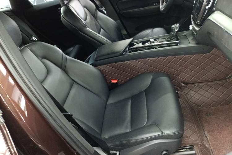 Used Volvo XC60 2018 T5 4x4 Zhiyi Edition Right Front Seat
