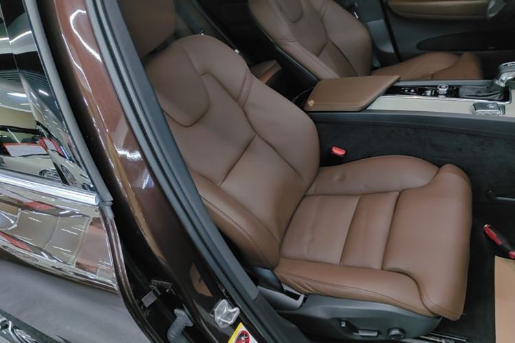 Used Volvo XC60 2018 T5 4x4 Zhiya Luxury Edition Right Front Seat