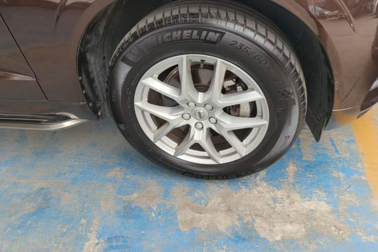 Used Volvo XC60 2018 T4 Zhiyi Edition Right Front Wheel Hub