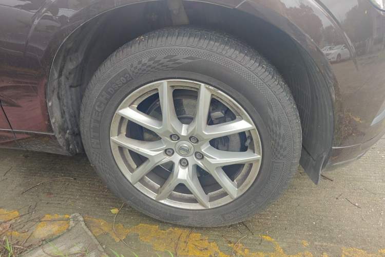Used Volvo XC60 2018 T5 4x4 Zhiyi Edition Right Front Wheel Hub
