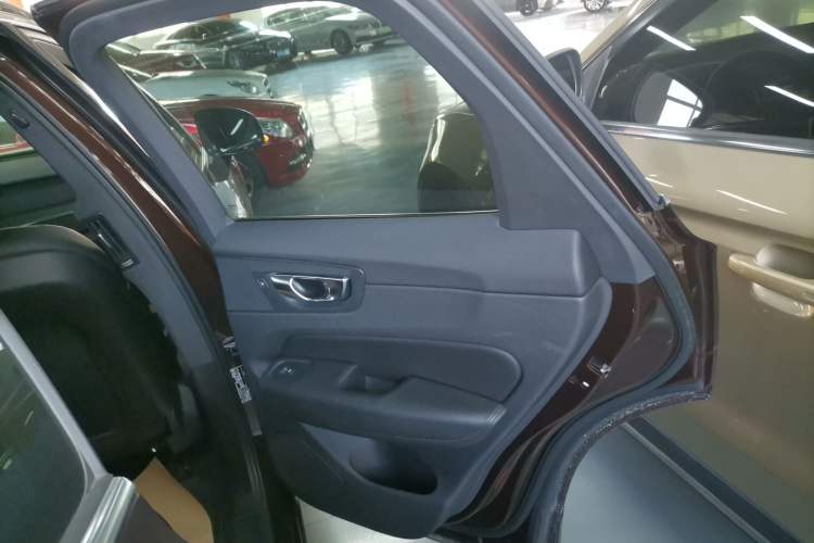 Used Volvo XC60 2018 T4 Zhiyi Edition Right Rear Door Interior