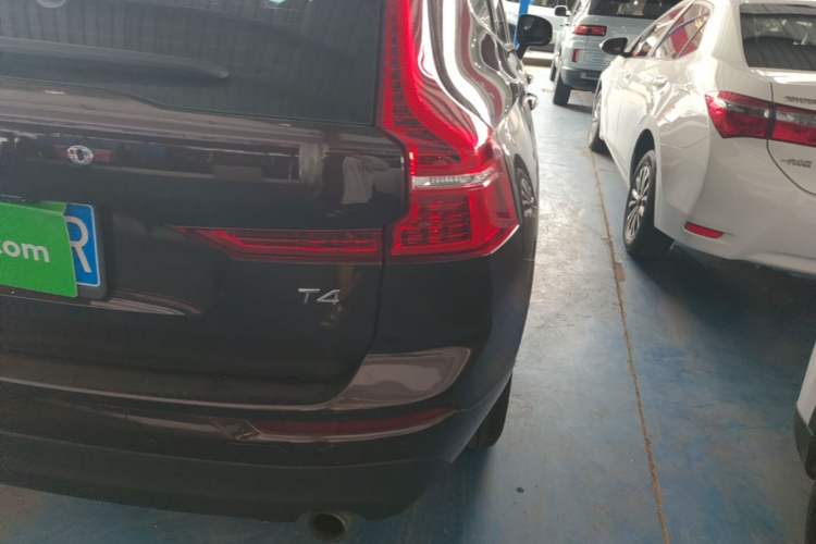 Used Volvo XC60 2018 T4 Zhiyi Edition Right Rear Taillight