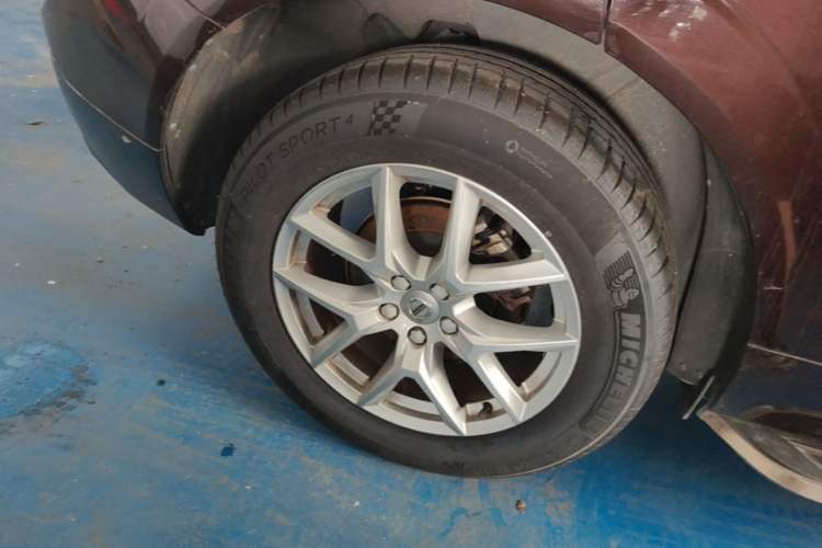 Used Volvo XC60 2018 T4 Zhiyi Edition Right Rear Wheel Hub
