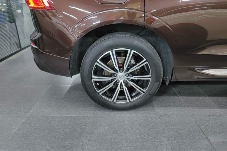 Used Volvo XC60 2018 T5 4x4 Zhiya Luxury Edition Right Rear Wheel Hub