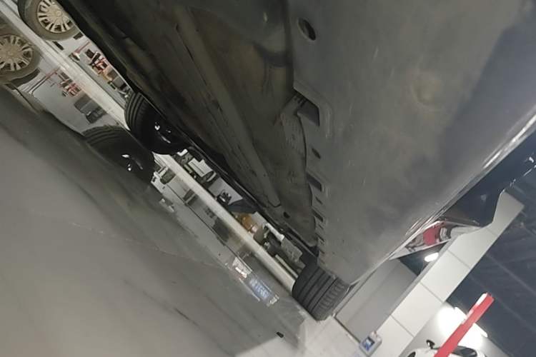 Used Volvo XC60 2018 T5 4x4 Smart Edition Right Side Sill