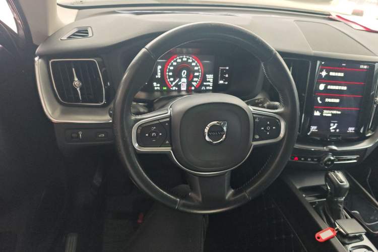 Used Volvo XC60 2018 T5 4x4 Zhiyi Edition Steering Wheel