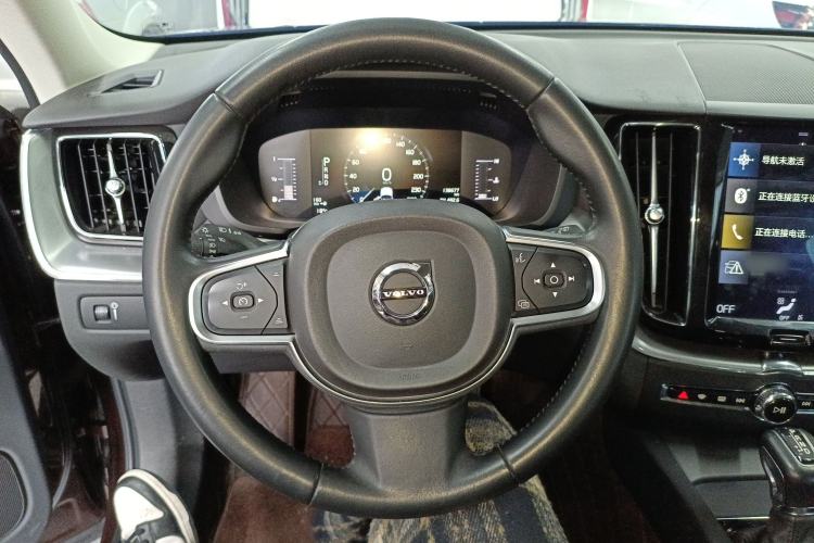 Used Volvo XC60 2018 T5 4x4 Zhiyi Edition Steering Wheel