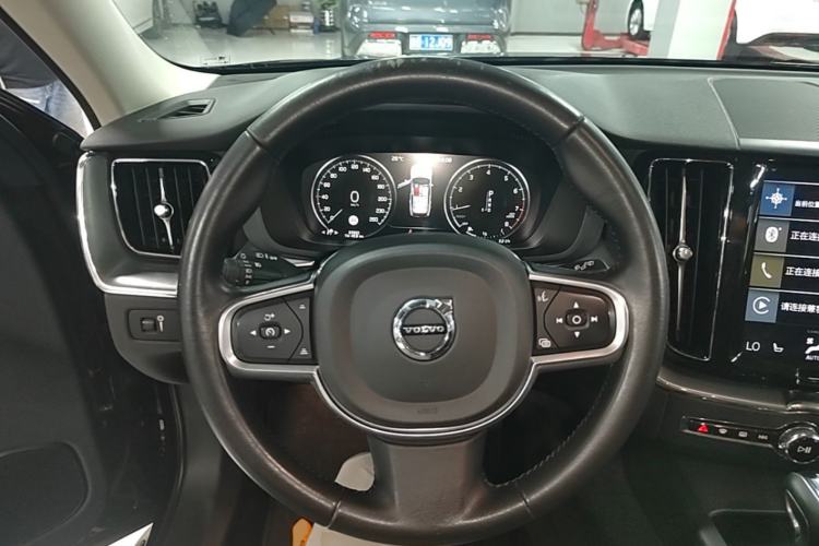 Used Volvo XC60 2018 T5 4x4 Smart Edition Steering Wheel