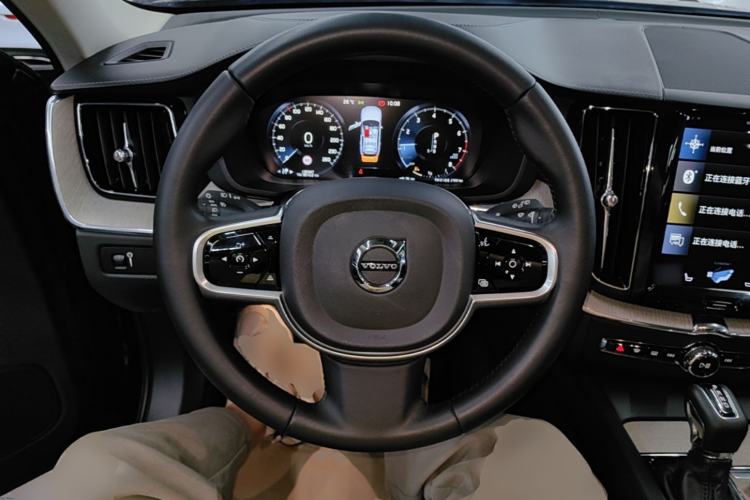 Used Volvo XC60 2018 T5 4x4 Zhiya Luxury Edition Steering Wheel