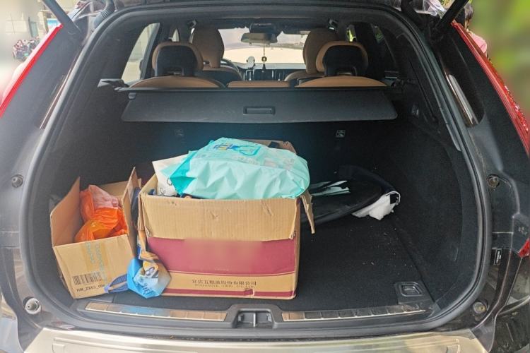 Used Volvo XC60 2018 T5 4x4 Smart Edition Trunk
