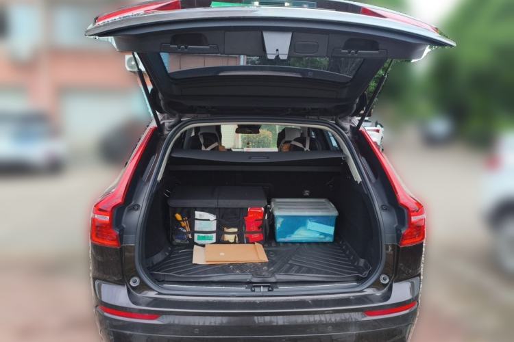 Used Volvo XC60 2018 T5 4x4 Zhiyi Edition Trunk