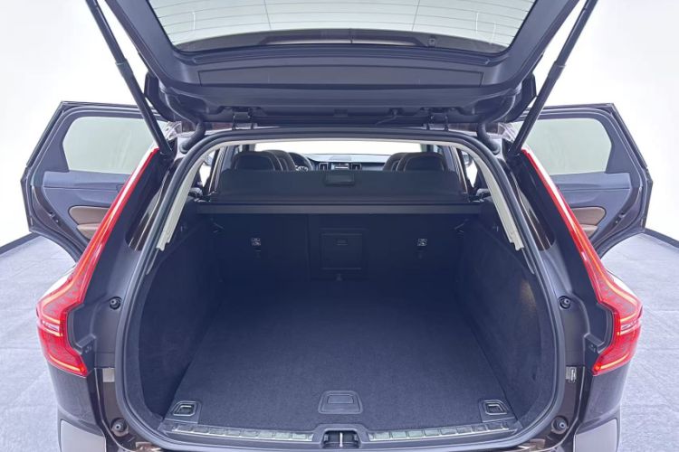 Used Volvo XC60 2018 T5 4x4 Zhiya Luxury Edition Trunk