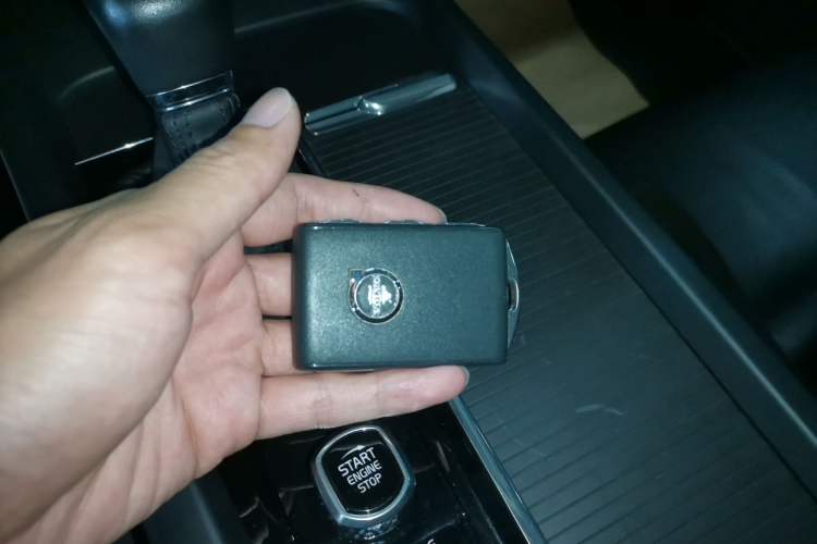 Used Volvo XC60 2018 T4 Zhiyi Edition Vehicle Key