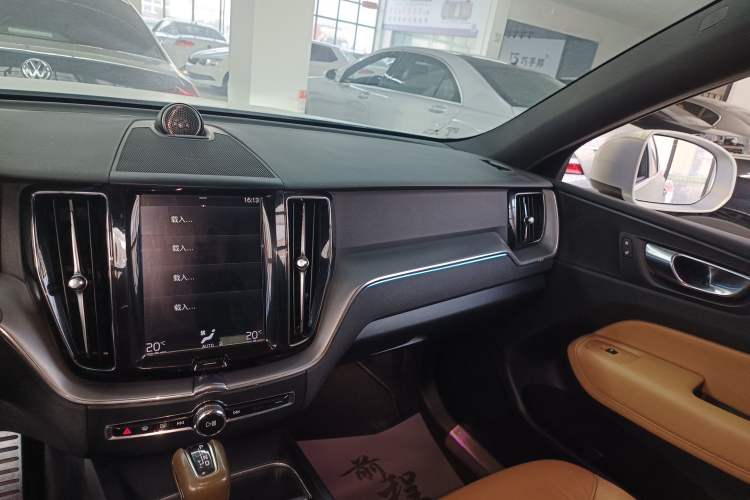 Used Volvo XC60 2018 T5 4x4 Zhiyi Edition Audio And AC Panel