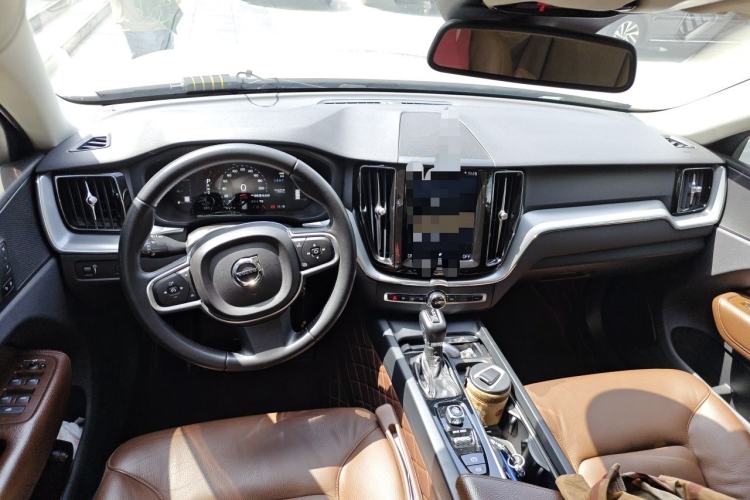 Used Volvo XC60 2018 T5 4x4 Zhiyi Edition Center Console