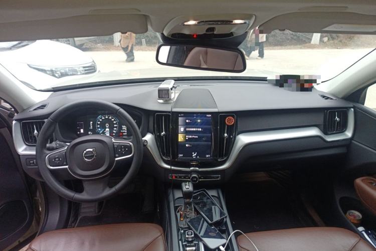 Used Volvo XC60 2018 T5 4x4 Zhiyi Edition Center Console