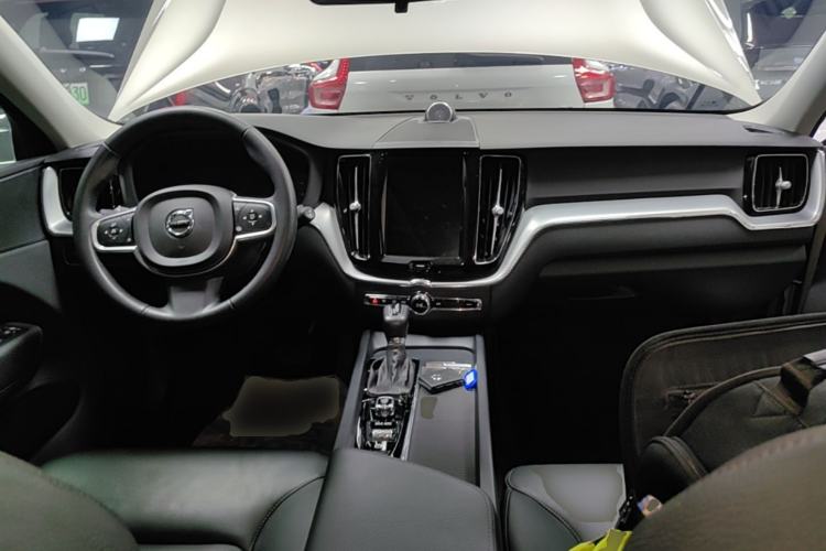 Used Volvo XC60 2018 T5 4x4 Zhiyi Edition Center Console